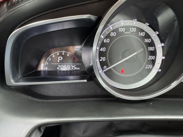 17年MAZDA2 白色 頂級版 IKEY 導航 女用一手車  第17張相片