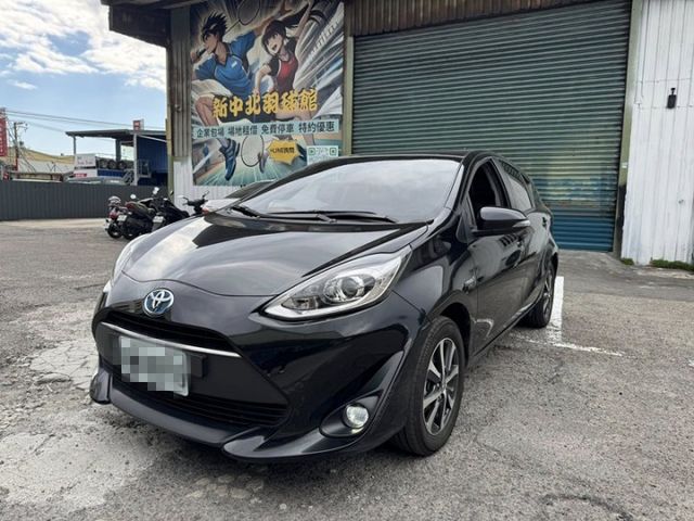 17年PRIUS C 黑色  第1張相片