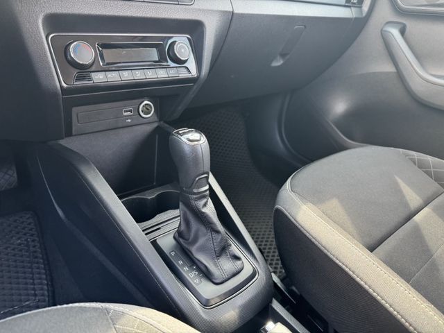 FABIA  第11張相片