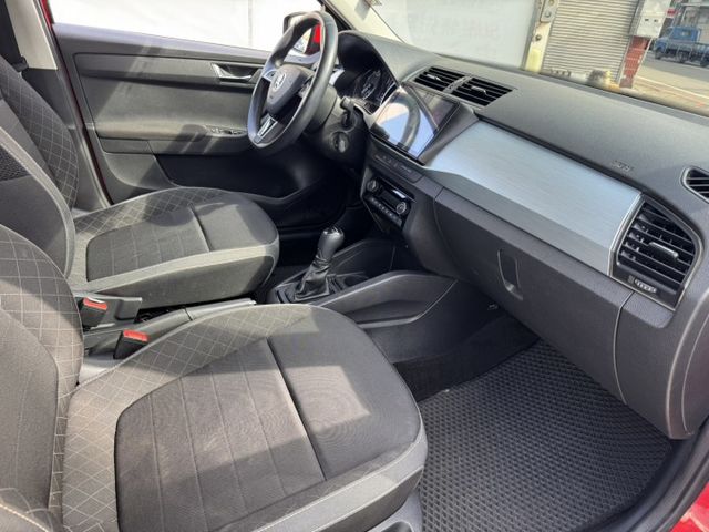 FABIA  第12張相片