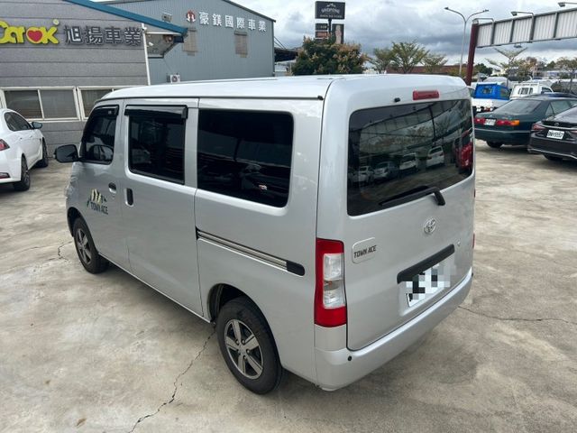 TOWN ACE VAN  第4張相片