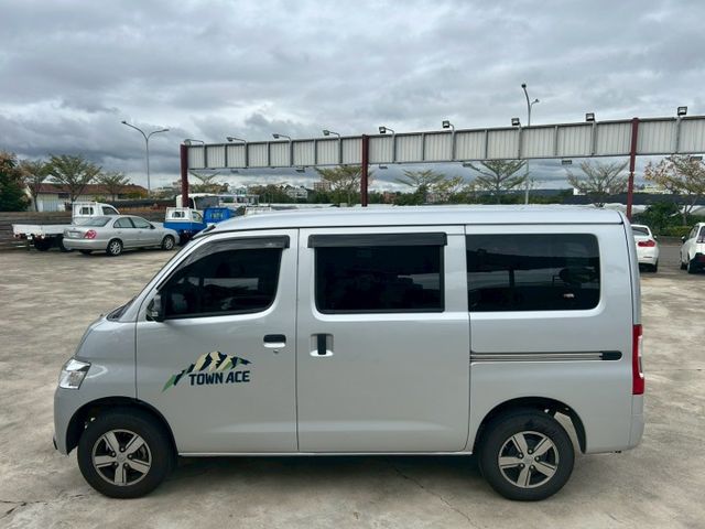 TOWN ACE VAN  第5張相片