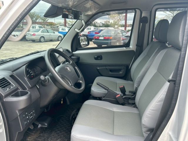 TOWN ACE VAN  第7張相片