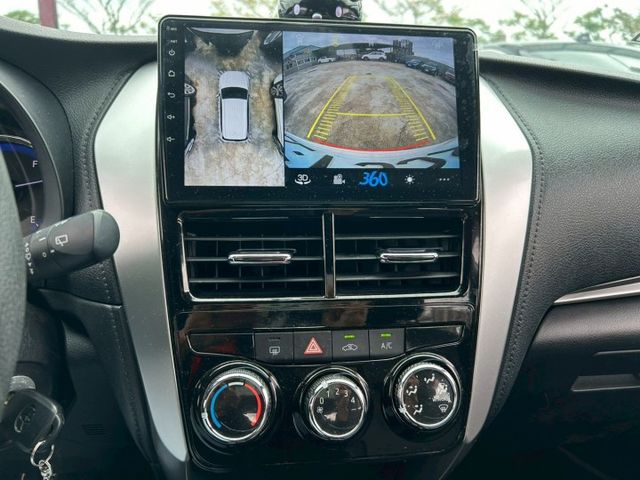 YARIS  第12張相片