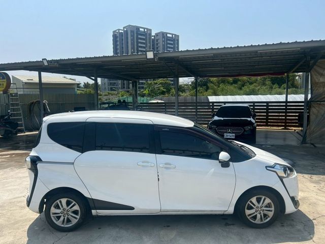 SIENTA  第4張相片