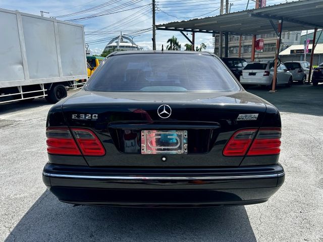 【本月預約好禮相送】一手車庫車＼雙前電動椅＼雙區恆溫空調＼定速巡航＼車況極佳《來電：0939-123-948楊先生》  第4張相片