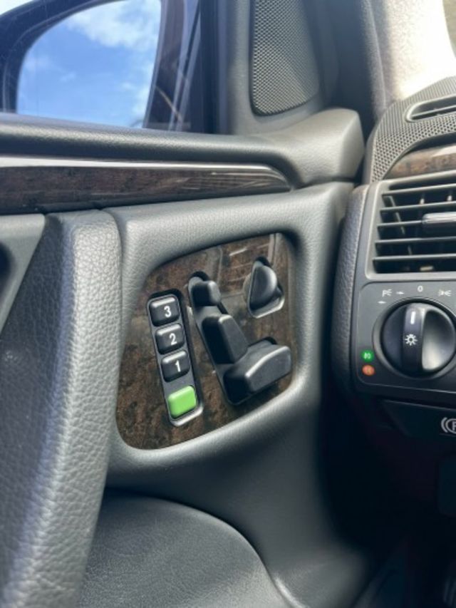 【本月預約好禮相送】一手車庫車＼雙前電動椅＼雙區恆溫空調＼定速巡航＼車況極佳《來電：0939-123-948楊先生》  第9張相片