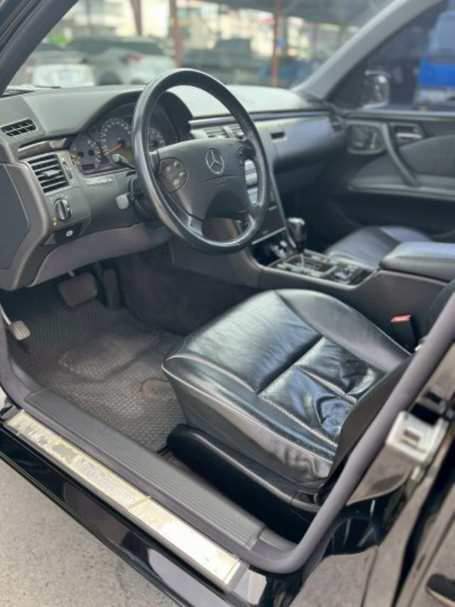 【本月預約好禮相送】一手車庫車＼雙前電動椅＼雙區恆溫空調＼定速巡航＼車況極佳《來電：0939-123-948楊先生》  第10張相片