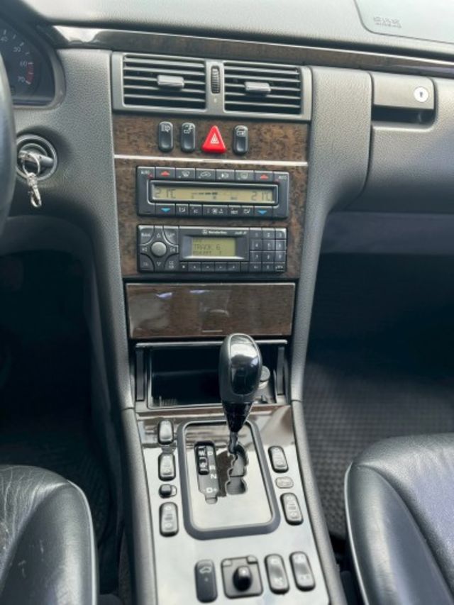 【本月預約好禮相送】一手車庫車＼雙前電動椅＼雙區恆溫空調＼定速巡航＼車況極佳《來電：0939-123-948楊先生》  第12張相片