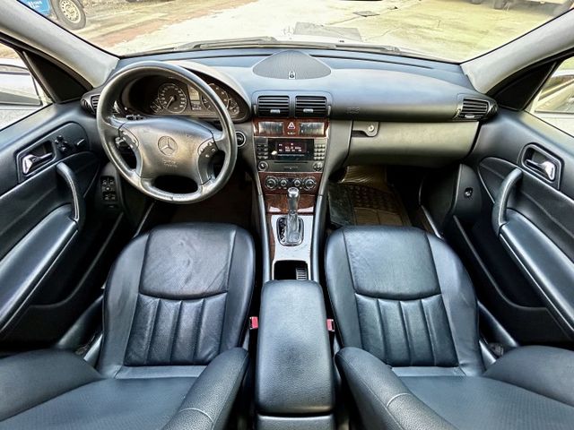 【本月預約好禮相送】低里程稀有車／定速／電動記憶座椅／後座出風口／自動頭燈／雙區恆溫  第7張相片