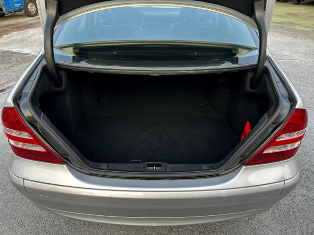 【本月預約好禮相送】低里程稀有車／定速／電動記憶座椅／後座出風口／自動頭燈／雙區恆溫  第13張相片