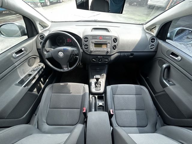 【本月預約好禮相送】稀有低里程柴油版／車旅最佳選擇→車內高頂大空間．大行李箱→座椅平整化空間→飛機餐桌墊．置杯架等  第7張相片