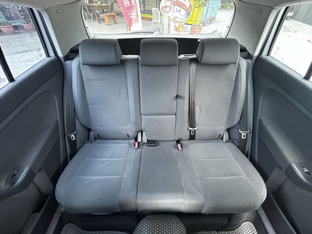 【本月預約好禮相送】稀有低里程柴油版／車旅最佳選擇→車內高頂大空間．大行李箱→座椅平整化空間→飛機餐桌墊．置杯架等  第8張相片