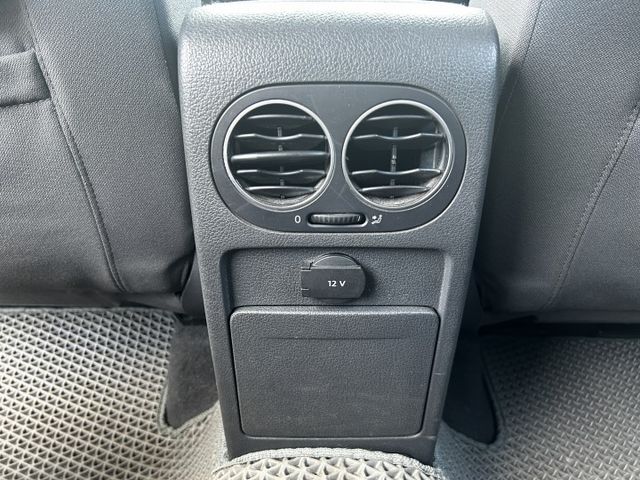 【本月預約好禮相送】稀有低里程柴油版／車旅最佳選擇→車內高頂大空間．大行李箱→座椅平整化空間→飛機餐桌墊．置杯架等  第9張相片