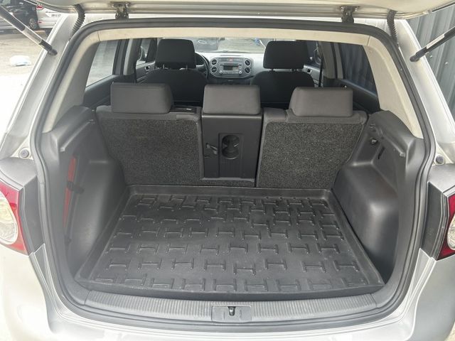 【本月預約好禮相送】稀有低里程柴油版／車旅最佳選擇→車內高頂大空間．大行李箱→座椅平整化空間→飛機餐桌墊．置杯架等  第11張相片