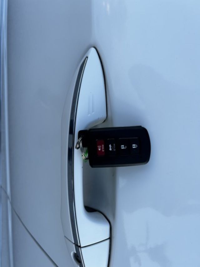 【本月預約好禮相送】IKEY／定速／免鑰匙啟動／恆溫空調／多功能安卓機／倒車影像／內裝氣氛漂亮  第7張相片