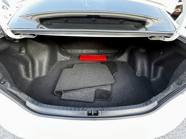 【本月預約好禮相送】IKEY／定速／免鑰匙啟動／恆溫空調／多功能安卓機／倒車影像／內裝氣氛漂亮  第13張相片