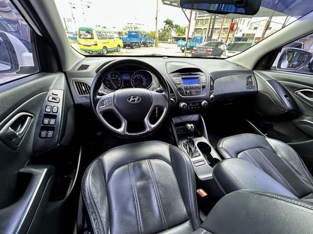 【特價詳情在內文】車況佳／自動頭燈／電動收折含調整／後座分離傾倒／日行燈  《來電：0939-123-948楊老闆》  第7張相片