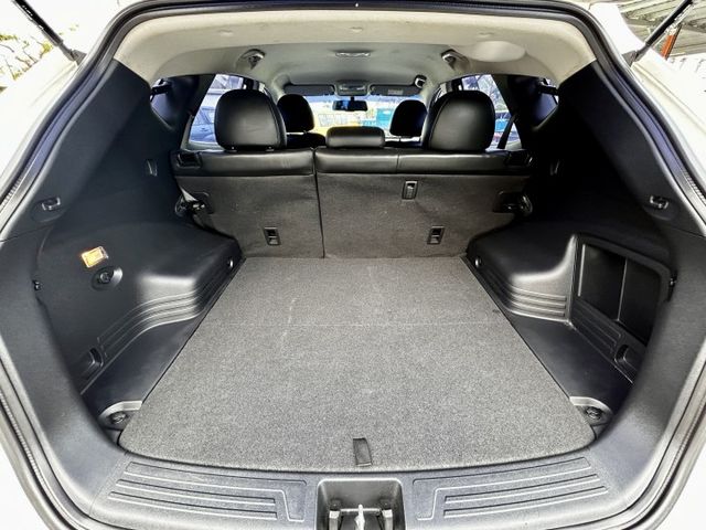 【特價詳情在內文】車況佳／自動頭燈／電動收折含調整／後座分離傾倒／日行燈  《來電：0939-123-948楊老闆》  第12張相片