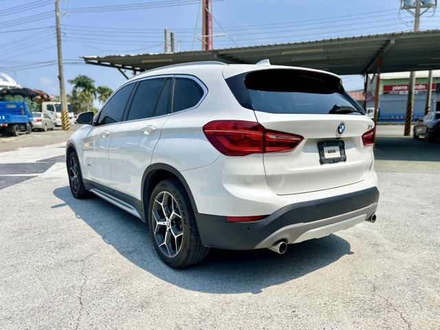 汽油28i／盲點偵測／原鈑件／4WD／恆溫獨立空調／電動記憶座椅／LED頭燈《來電：0939-123-948楊先生》  第5張相片