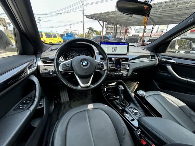 汽油28i／盲點偵測／原鈑件／4WD／恆溫獨立空調／電動記憶座椅／LED頭燈《來電：0939-123-948楊先生》  第7張相片