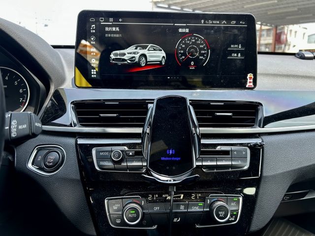 汽油28i／盲點偵測／原鈑件／4WD／恆溫獨立空調／電動記憶座椅／LED頭燈《來電：0939-123-948楊先生》  第9張相片