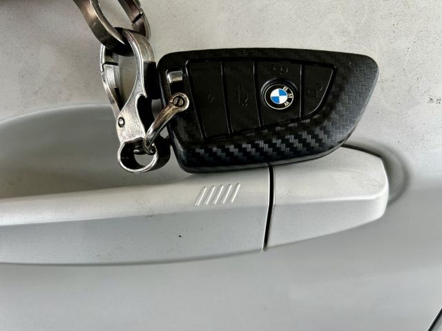 汽油28i／盲點偵測／原鈑件／4WD／恆溫獨立空調／電動記憶座椅／LED頭燈《來電：0939-123-948楊先生》  第15張相片