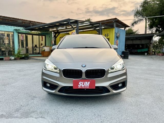 汽油218i／稀有低里程／定速／原鈑件／電動記憶座椅／雙區恆溫空調／電子手煞車《來電：0939-123-948楊先生》  第2張相片