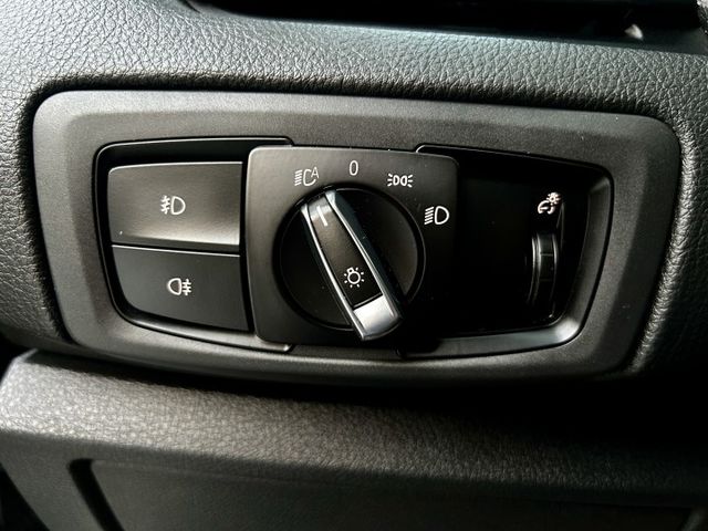 汽油218i／稀有低里程／定速／原鈑件／電動記憶座椅／雙區恆溫空調／電子手煞車《來電：0939-123-948楊先生》  第9張相片