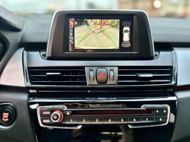 汽油218i／稀有低里程／定速／原鈑件／電動記憶座椅／雙區恆溫空調／電子手煞車《來電：0939-123-948楊先生》  第10張相片