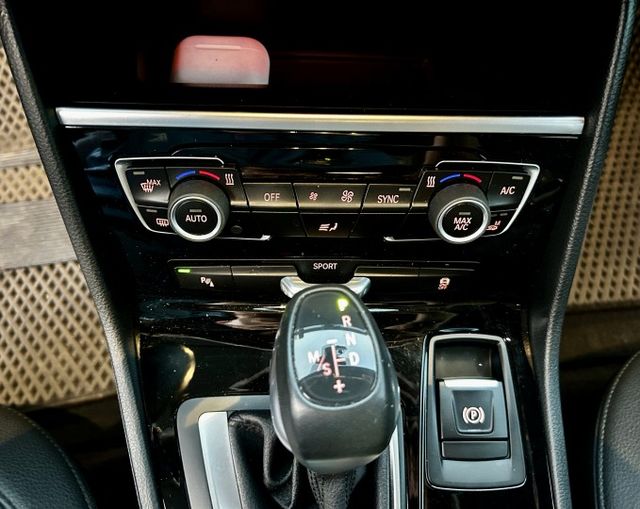 汽油218i／稀有低里程／定速／原鈑件／電動記憶座椅／雙區恆溫空調／電子手煞車《來電：0939-123-948楊先生》  第11張相片