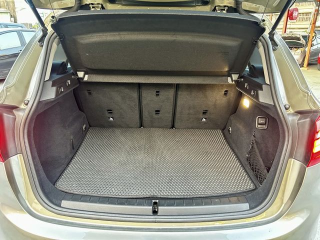 汽油218i／稀有低里程／定速／原鈑件／電動記憶座椅／雙區恆溫空調／電子手煞車《來電：0939-123-948楊先生》  第15張相片