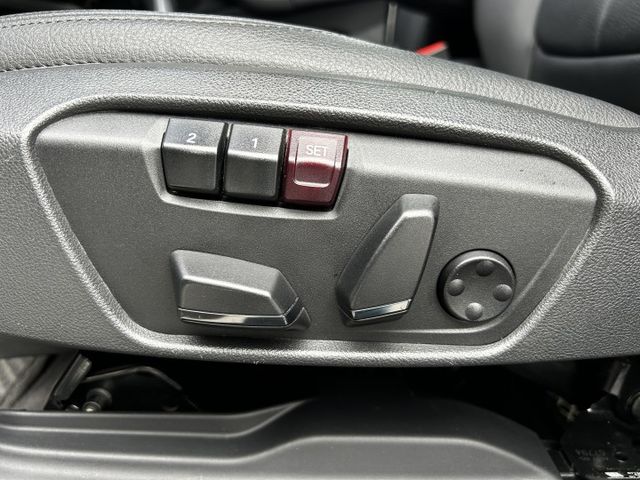 汽油28i／盲點偵測／原鈑件／4WD／恆溫獨立空調／電動記憶座椅／LED頭燈《來電：0939-123-948楊先生》  第9張相片