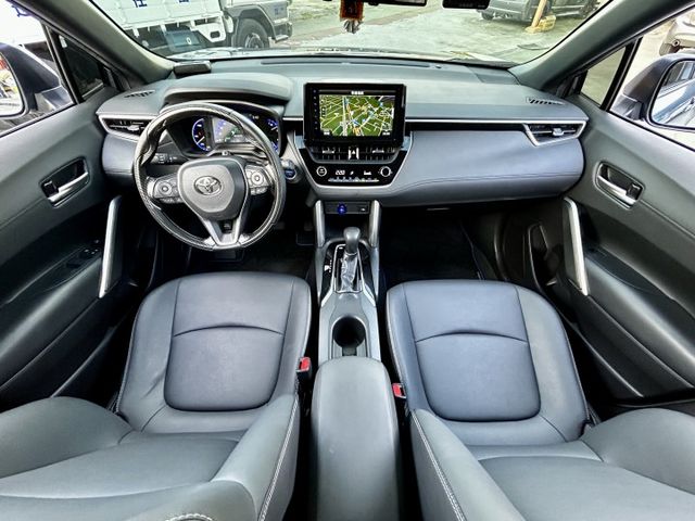 【預約好禮相送】原鈑件／Carplay&Android Auto／導航／免鑰匙啟動／跟車系統／抬頭顯示器／獨立恆溫空調  第9張相片