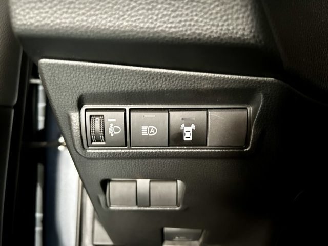 【預約好禮相送】原鈑件／Carplay&Android Auto／導航／免鑰匙啟動／跟車系統／抬頭顯示器／獨立恆溫空調  第12張相片