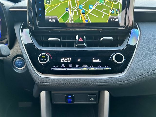【預約好禮相送】原鈑件／Carplay&Android Auto／導航／免鑰匙啟動／跟車系統／抬頭顯示器／獨立恆溫空調  第14張相片