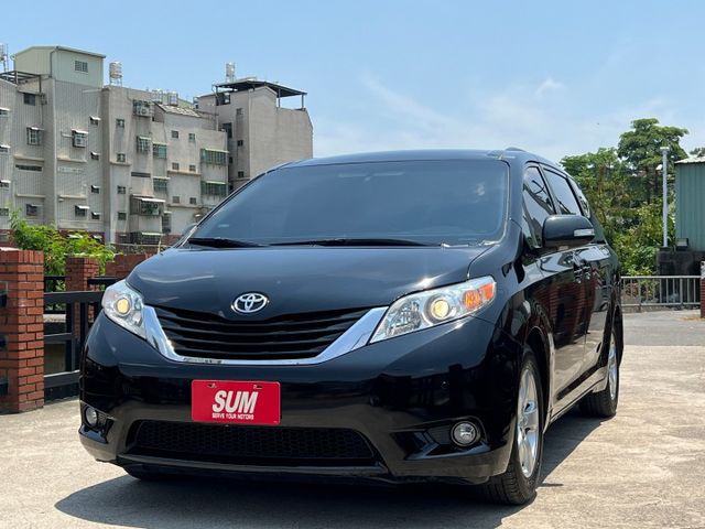 新車價200多萬的Toyota Sienna，搭載3.5升V6引擎與6速手自排變速箱動力系統，8人座全家出遊超讚  第7張相片