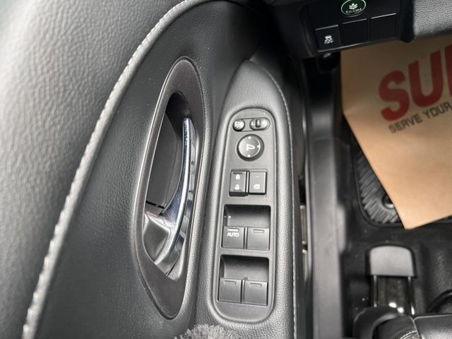 VTI-S／KEY/循跡防滑/定速/換檔撥片/電動後視鏡/恆溫空調/摸門  第12張相片