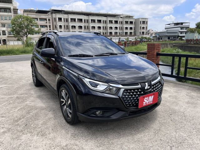 1.6 AR環景版 胎壓監控 定速巡航 IKEY免鑰匙 環景影像 行車紀錄器  第1張相片
