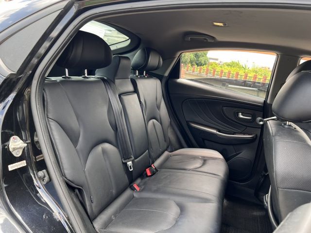 1.6 AR環景版 胎壓監控 定速巡航 IKEY免鑰匙 環景影像 行車紀錄器  第5張相片