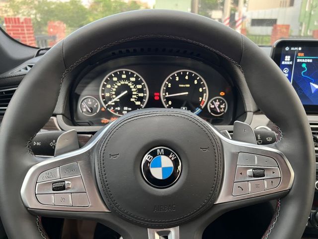 7 SERIES SEDAN F02  第9張相片