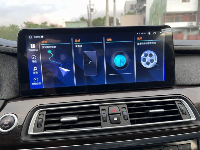 7 SERIES SEDAN F02  第10張相片