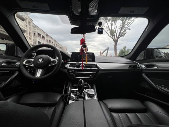 5 SERIES SEDAN G30  第5張相片