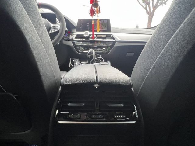 5 SERIES SEDAN G30  第6張相片