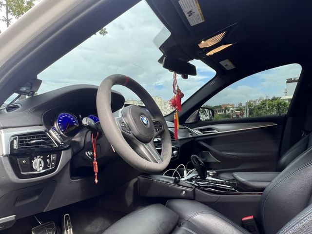 5 SERIES SEDAN G30  第7張相片