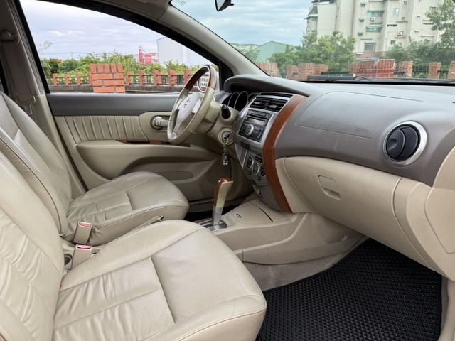 GRAND LIVINA  第8張相片