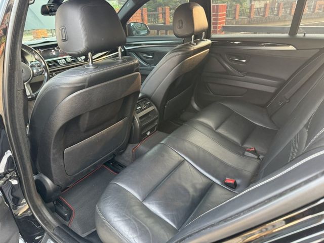 528i M-Sport全車保修工單快40萬可附上 改裝360環景 腳踢電尾門 盲點 數位儀表板 安卓機CARPLAY  第7張相片