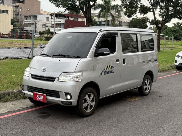 TOWN ACE VAN  第2張相片
