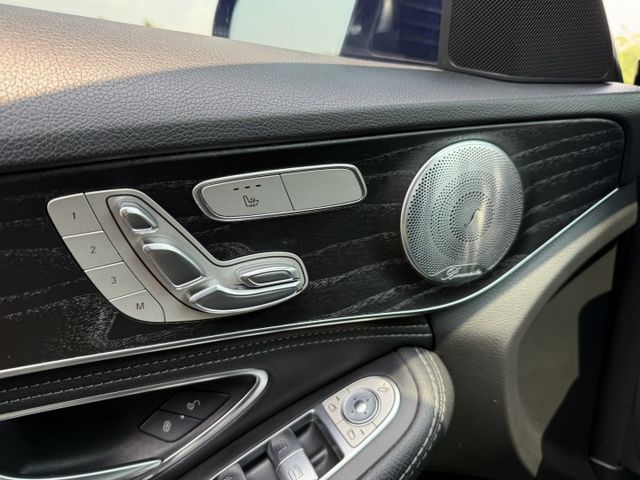 C300 4MATIC  改43包正柏林之音 盲點偵測 摸門ikey 加熱椅電動椅黑枕木飾版全景天窗 大保養剛做完  第6張相片