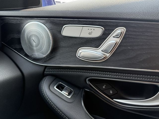 C300 4MATIC  改43包正柏林之音 盲點偵測 摸門ikey 加熱椅電動椅黑枕木飾版全景天窗 大保養剛做完  第9張相片